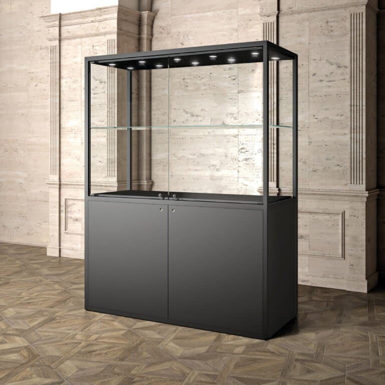 Museum display showcase with 3 shelves and 10 top lights 160cm wide — image 1